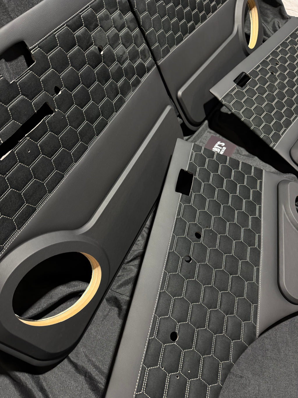 LANDCRUISER 70 SERIES DOOR PODS + SPEAKERS