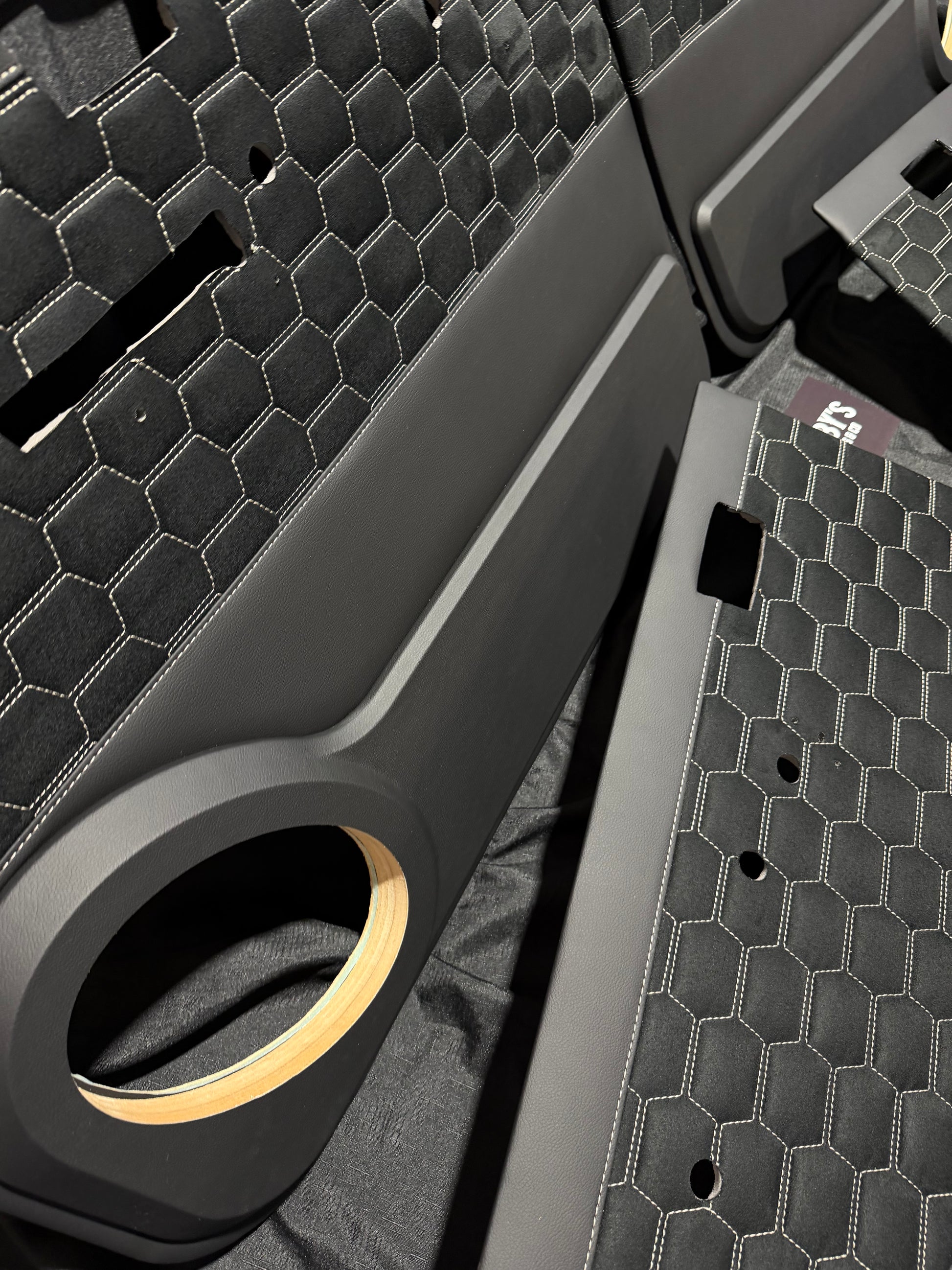 LANDCRUISER 70 SERIES DOOR PODS