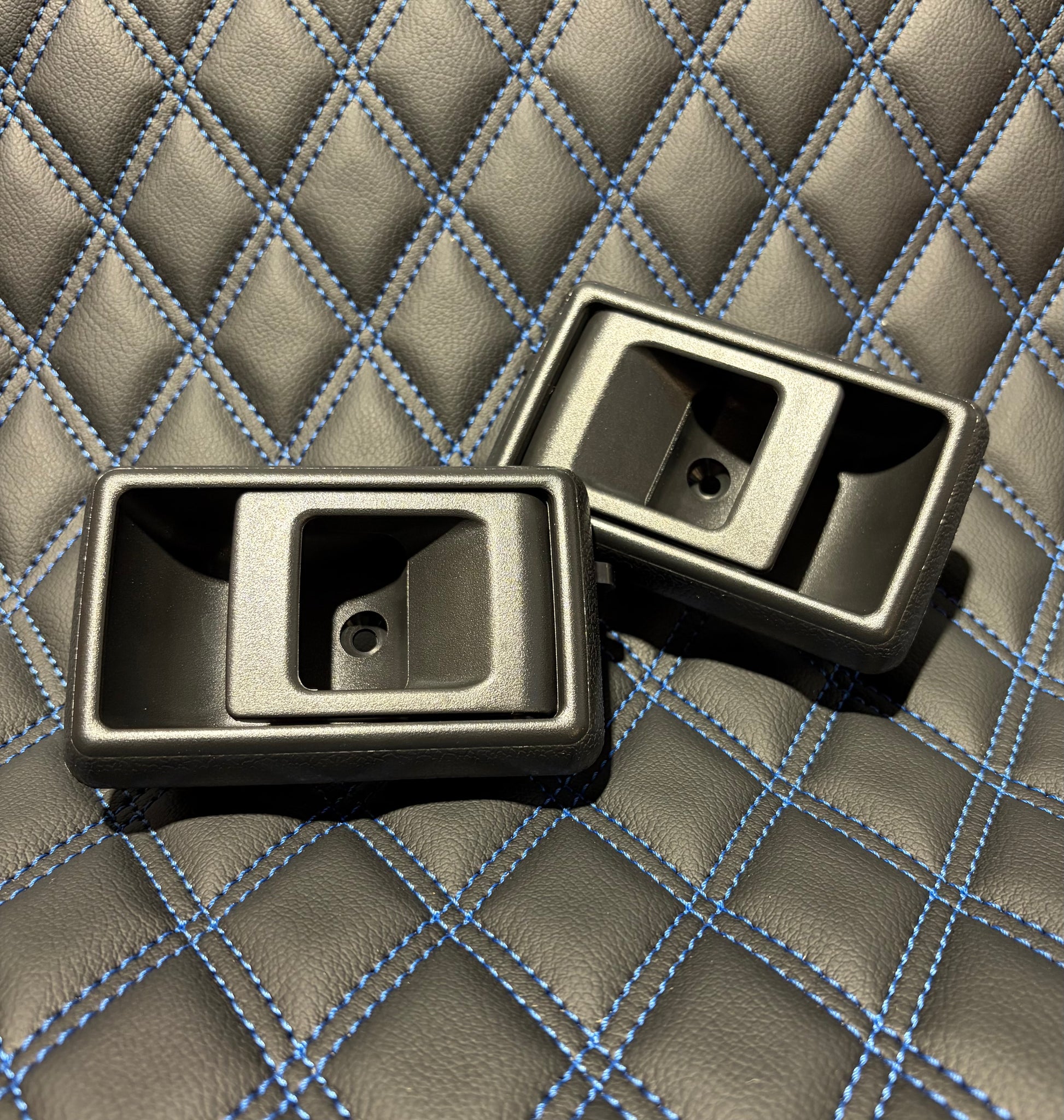 LANDCRUISER 70 SERIES - BLACK FACTORY DOOR HANDLE REPLACEMENTS
