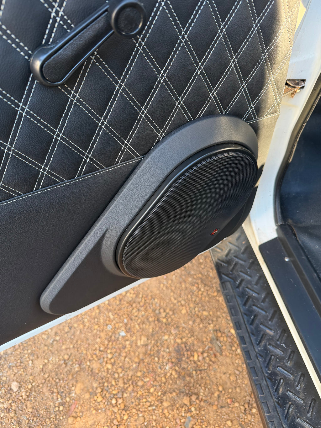 LANDCRUISER 70 SERIES DOOR PODS + SPEAKERS