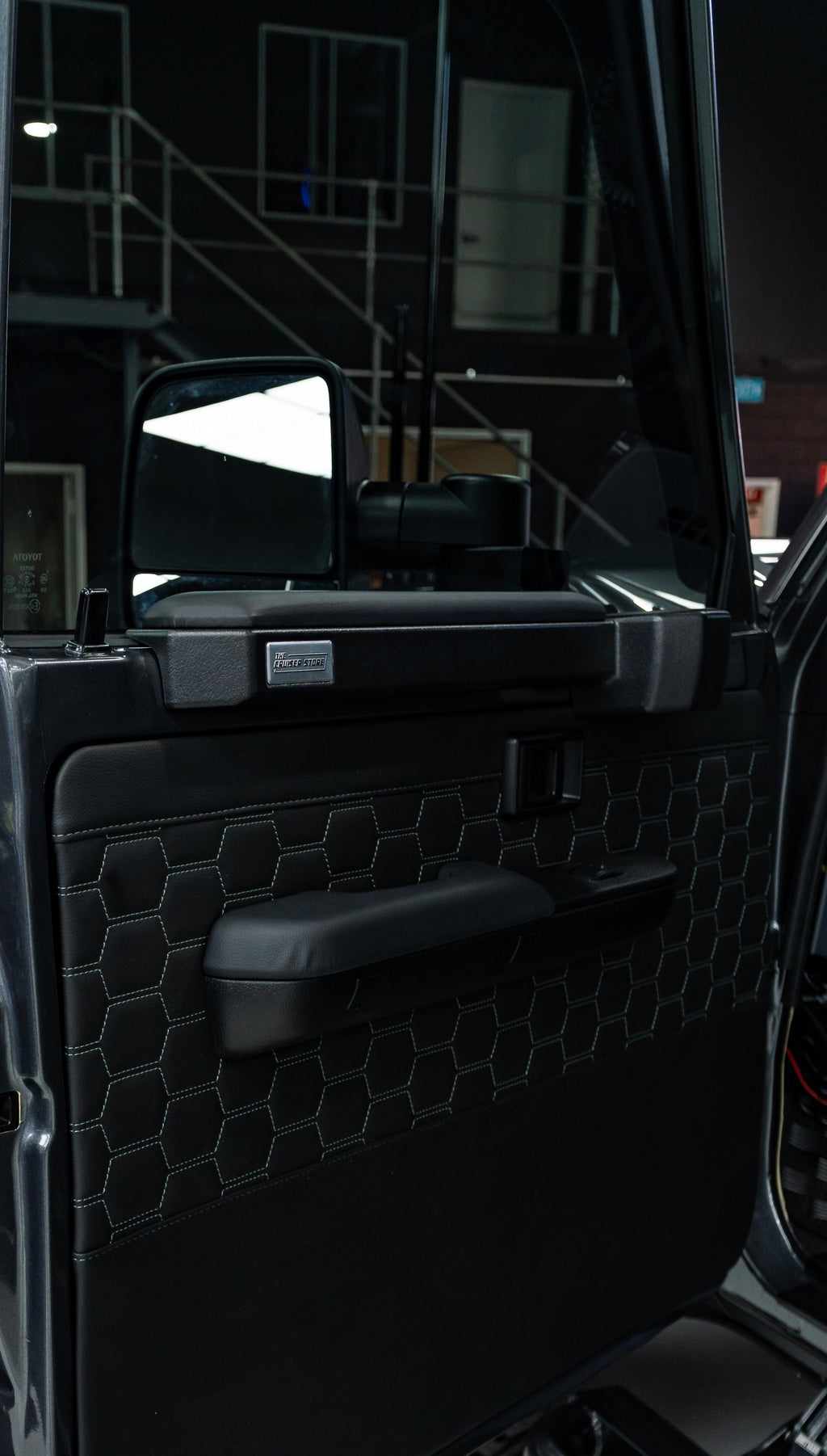 LANDCRUISER 70 SERIES ARM REST SET (PAIR)